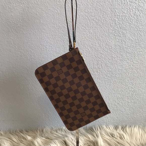 Louis Vuitton NVF Pouch/Wristlet in Damier Ebene - Picture 3 of 8